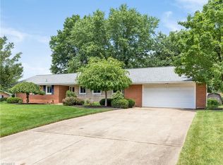 2533 Hyacinth Dr NW, North Canton, OH 44720