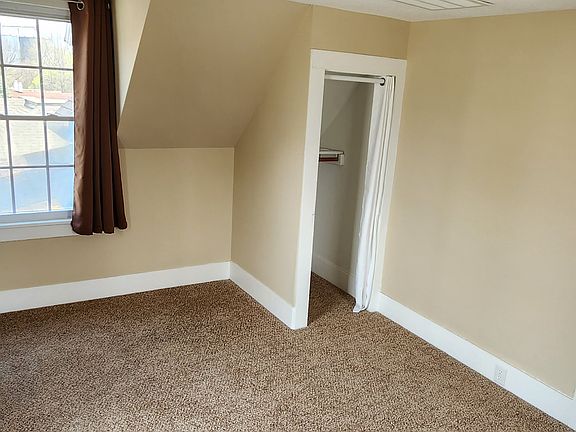 5th image of 320 W Clinton St #2