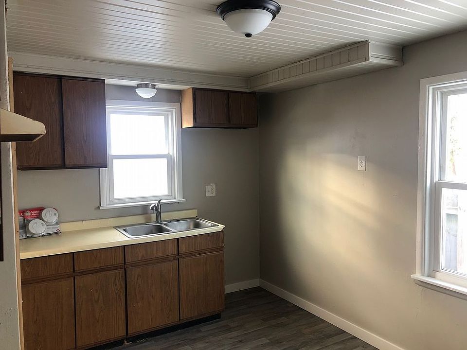 5400 W Sheridan Ave, Milwaukee, WI 53218 | Zillow