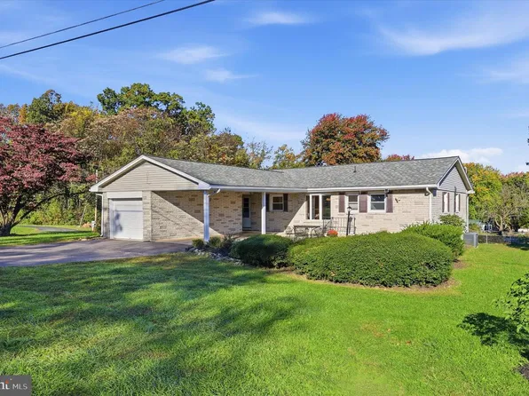 11000 Carriage Ln, Frederick, MD 21701