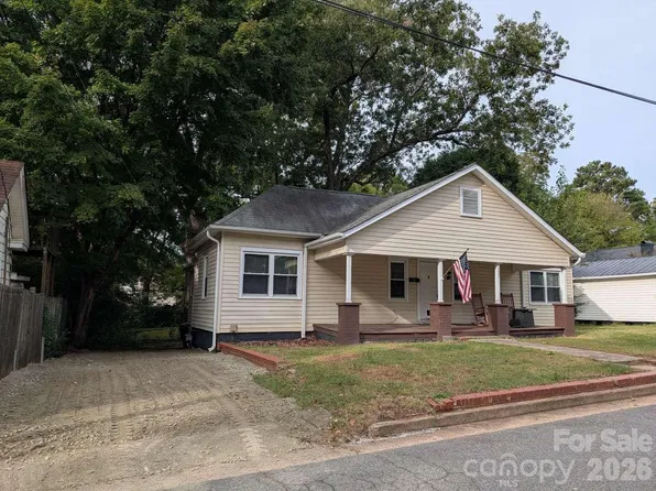 327 Aycock St NE, Concord, NC 28025