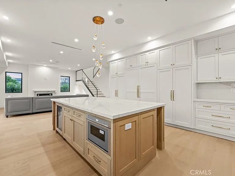 8065 Lloyd Ave — Photo 12