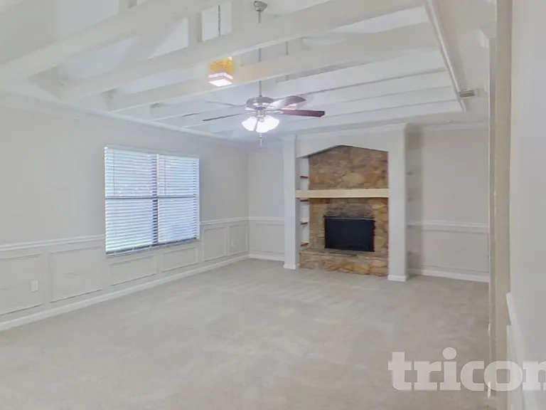 4324 Queensway Dr — Photo 3