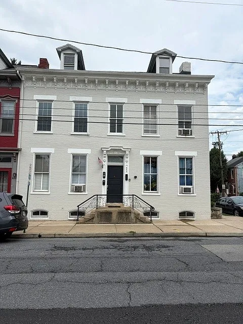 661-665 Locust St #2