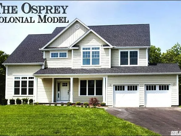 2 Blackberry Ln, Center Moriches, NY 11934