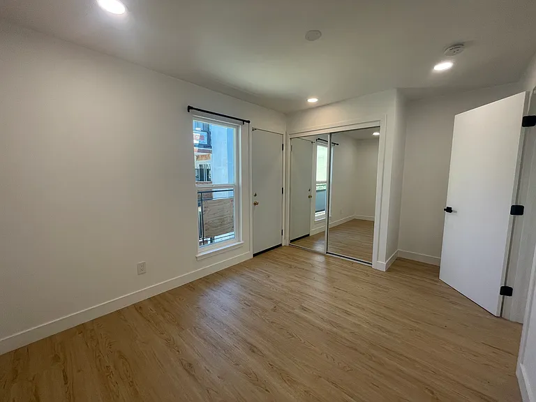 339 Lester Ave #5 — Photo 7