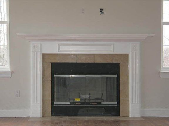 4th image of 25 Wood Glen Dr