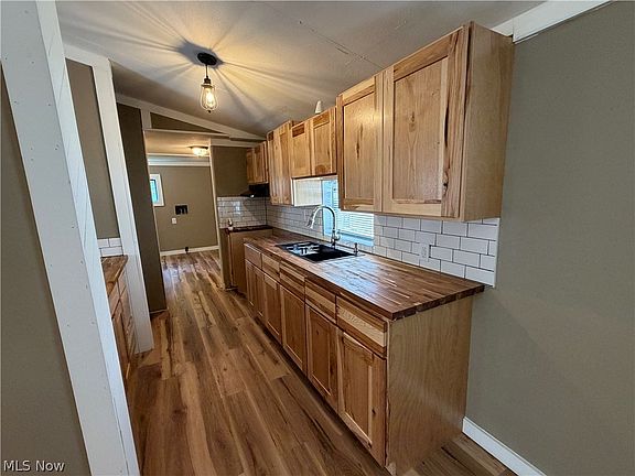 4th image of 806 S Grant Blvd