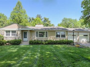 218 NE 44th St, Kansas City, MO 64116