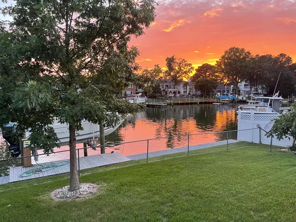 2121 E Kendall Cir, Virginia Beach, VA 23451