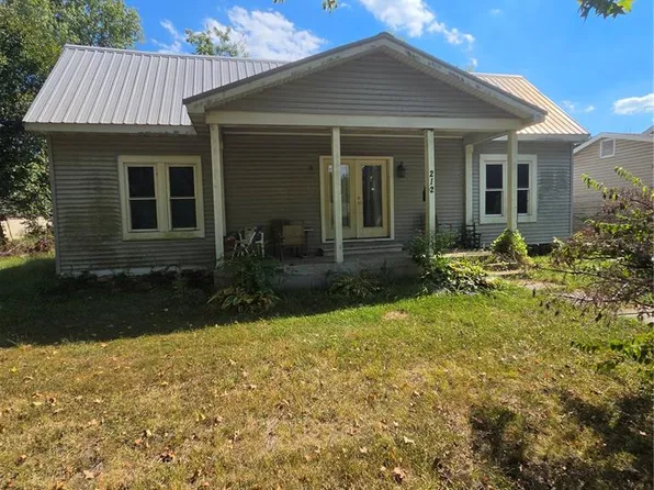 212 E James Blvd, Saint James, MO 65559