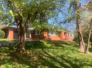 7 Smile Ave, Asheville, NC 28806