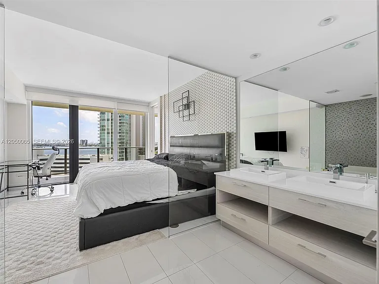 650 NE 32nd St #1201 — Photo 12