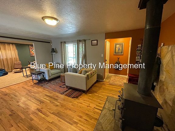 3rd image of 455 Linden Dr