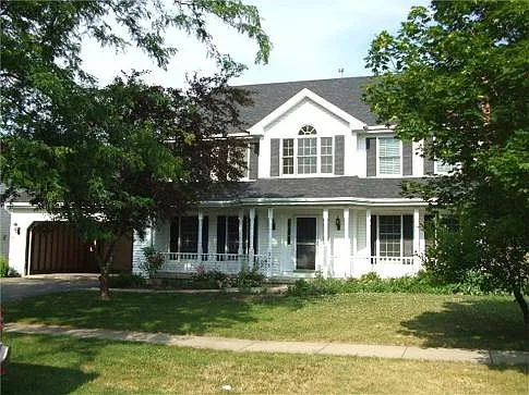 378 Colonial Cir photo 1