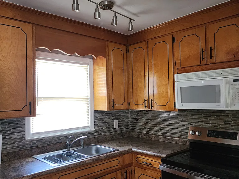 324 New York Ave — Photo 8