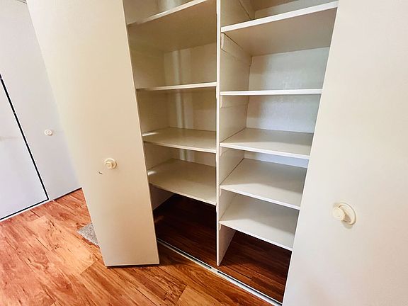 5th image of 301 12th St #204