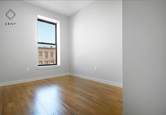 4th image of 184 Hart St #4