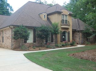 24 Monarch Blvd, Hattiesburg, MS 39402