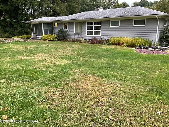 4th image of 354 Country Club Rd
