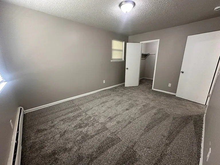 1820 Lyons Ave #3 — Photo 6