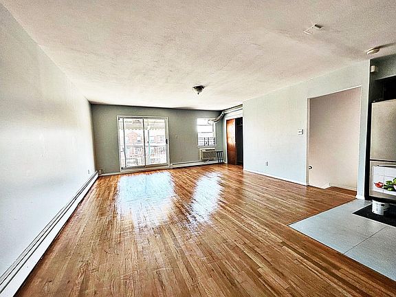 4th image of 8320 15th Ave #3F