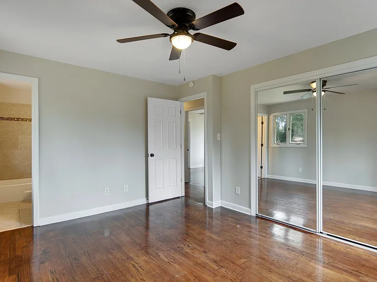 7558 Jennings Ln — Photo 16