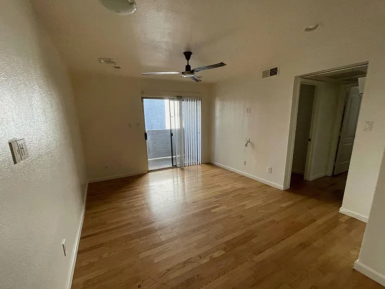4410 N Longview Ave #119 — Photo 2