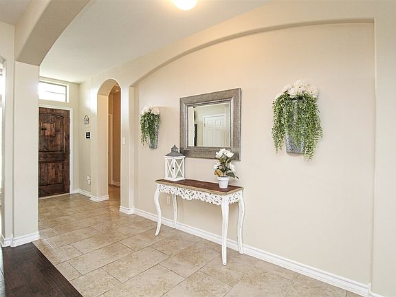 5th image of 517 Altozano Dr