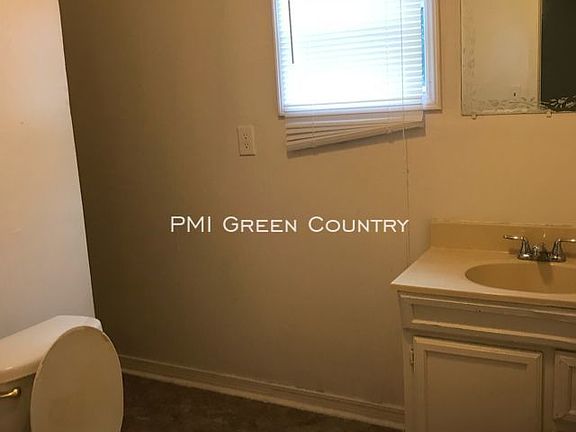 5th image of 509 E Zion St