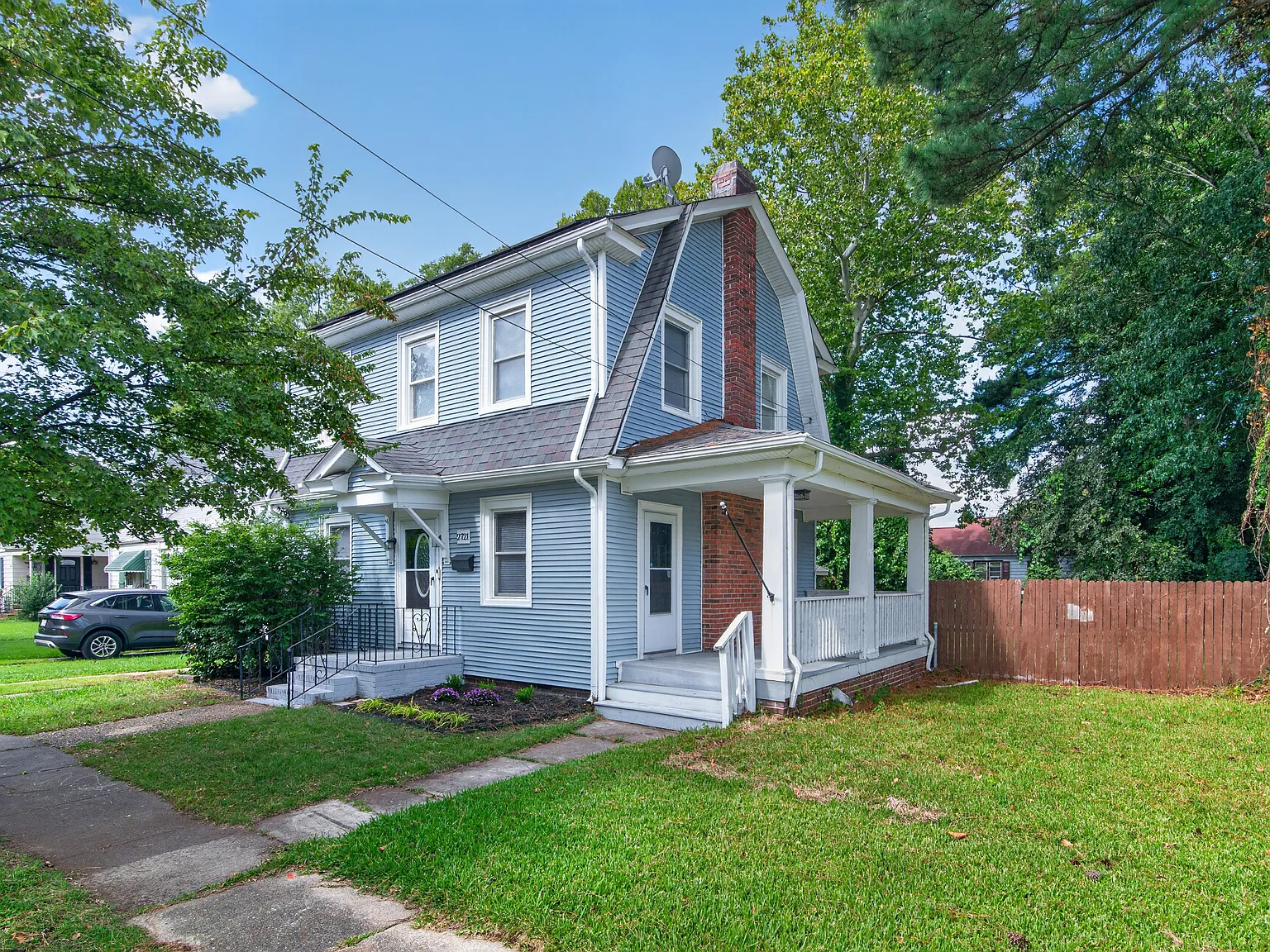 3 bed, 1.5 bath, 1231 sqft, $1,950 — Photo 1