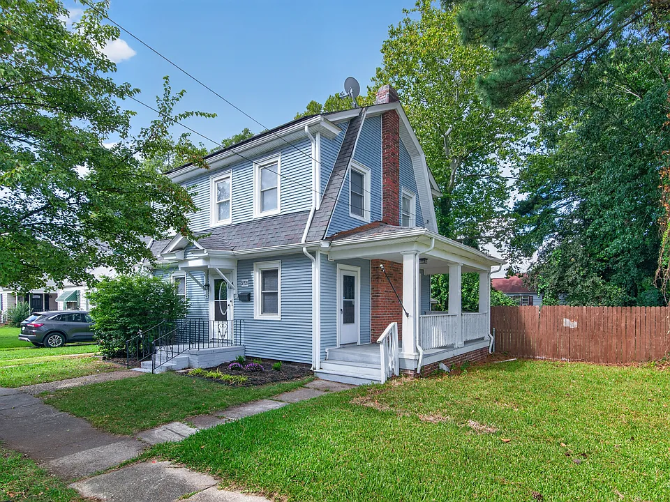 2721 Vimy Ridge Ave