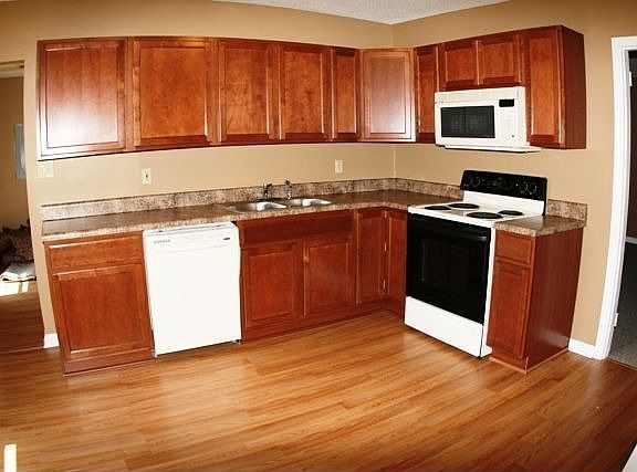 4th image of 708 University Pkwy