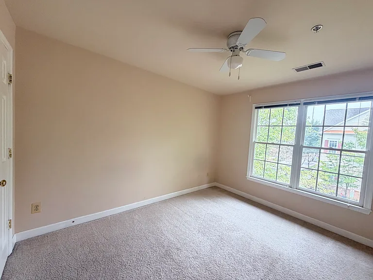 225 Deer Meadow Ln — Photo 13