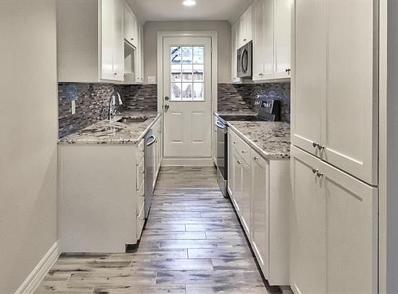 4th image of 13790 Brookgreen Cir