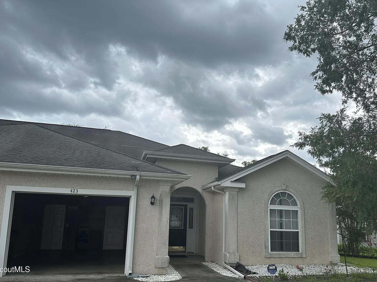 3 bed, 2.0 bath, 1517 sqft, $2,000 — Photo 1