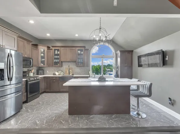 754 Ocean Terrace image 1 of 18