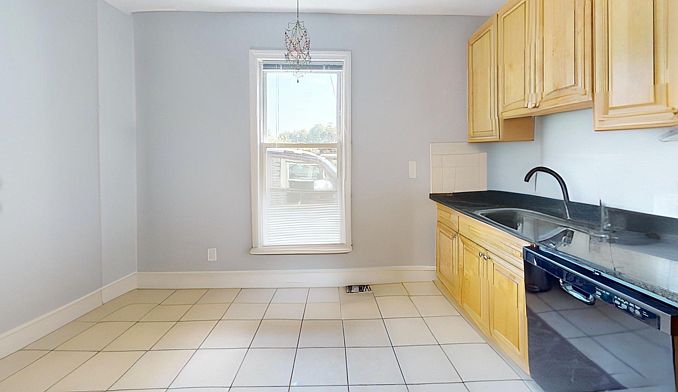 1st image of 254 Elliot St #1