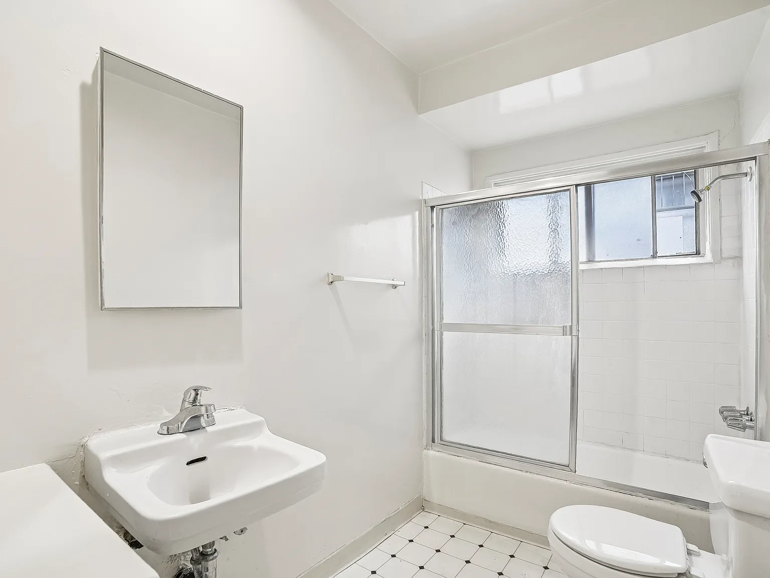 Sea Isle Apartments — Photo 4