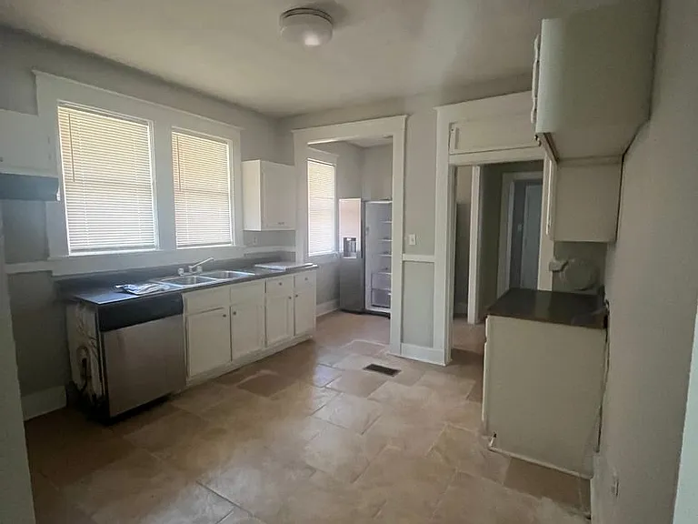 3576 Spottswood Ave — Photo 5