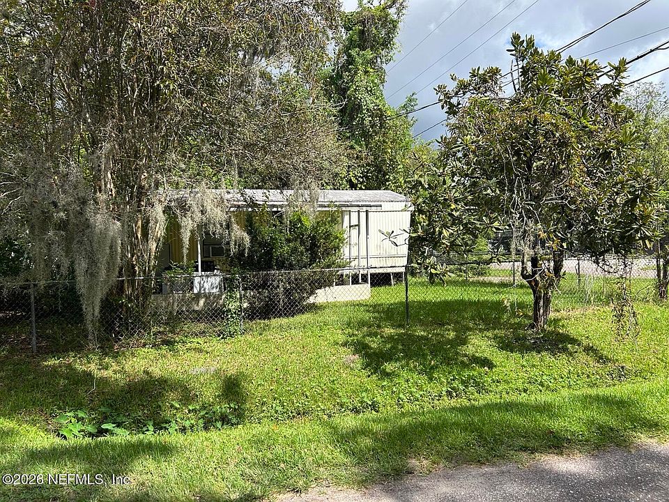 1st image of 492 ROBERTS Street