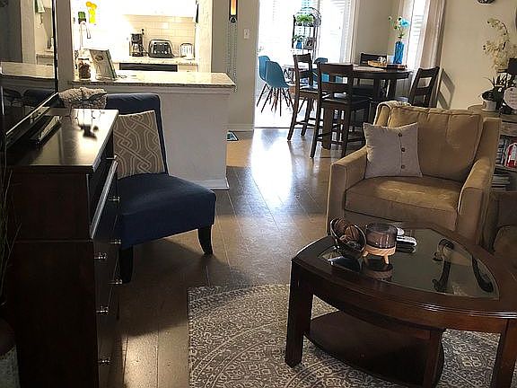 3rd image of 205 Oglethorpe Pl