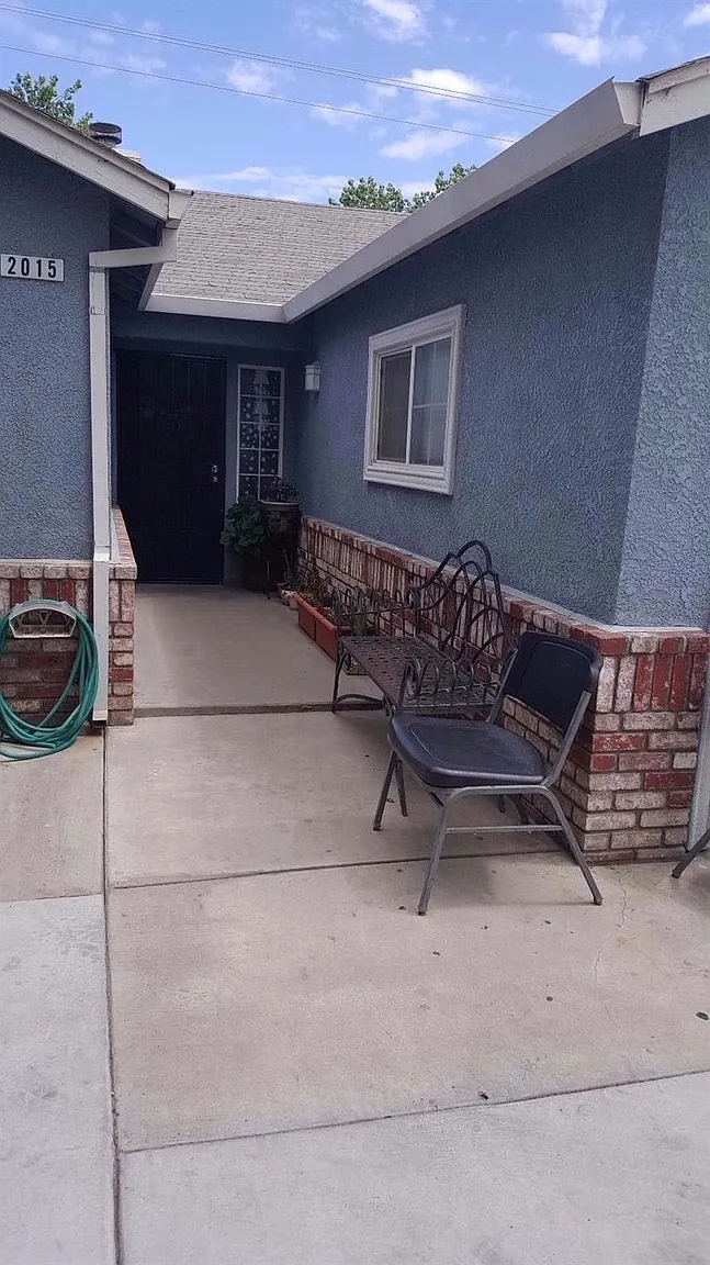 2015 Truman Dr photo 1