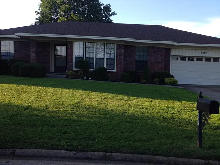 8107 Williamsburg Rd — Photo 1