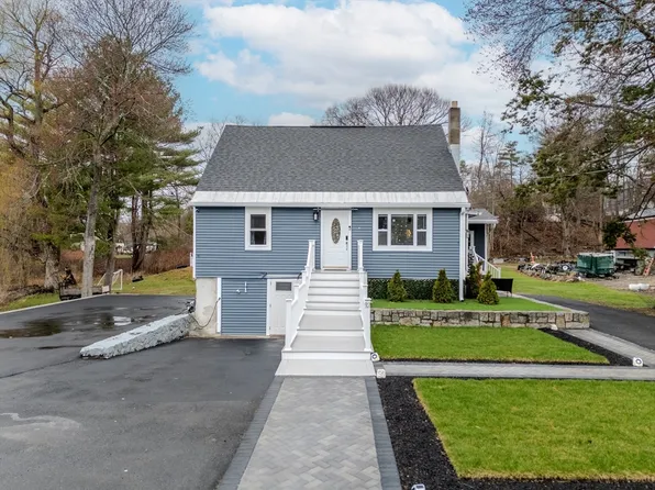 92 Wenham St, Danvers, MA 01923