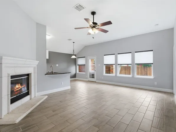 3705 Vista Greens Dr, Fort Worth, TX 76244
