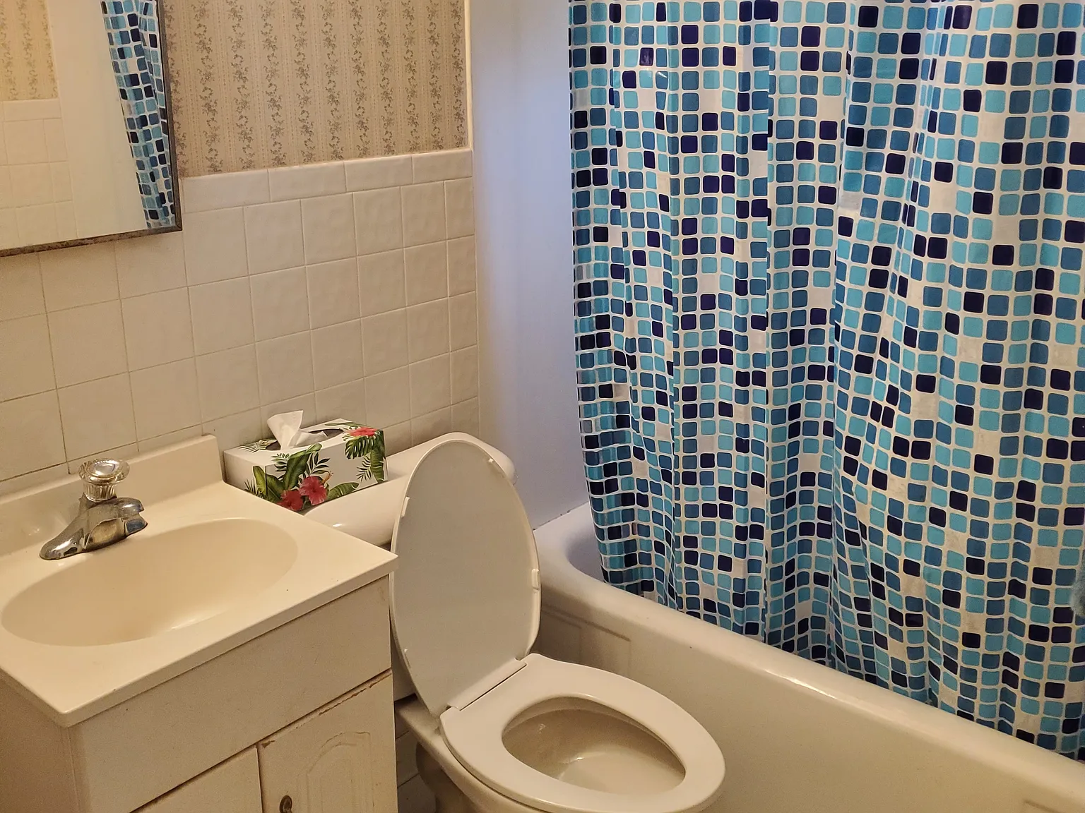 3 bed, 1184 sqft, $2,100 — Photo 4