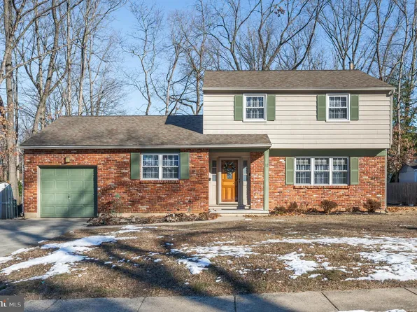 12 Hickory Ln, Berlin, NJ 08009