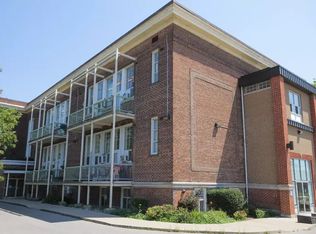 505 Simcoe St S #303, Oshawa, ON L1H4J9