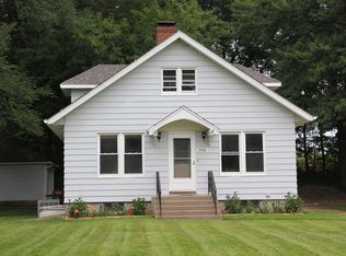 1906 3rd St, Camanche, IA 52730